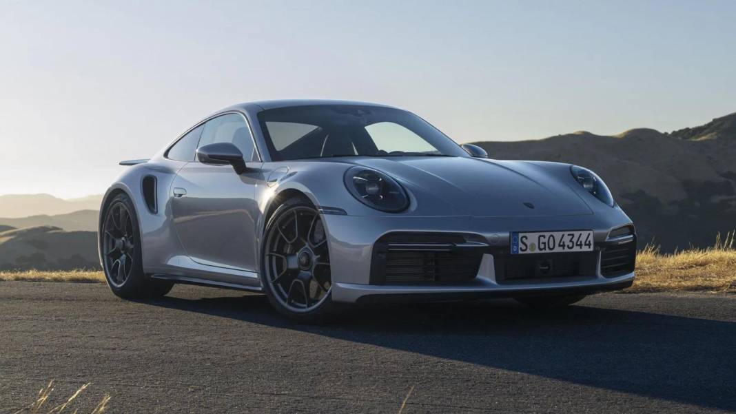 Spor otomobil tutkunlarına şok: Porsche’nın iki modeli üretimden kalkıyor, artık koleksiyonluk olabilir! 1